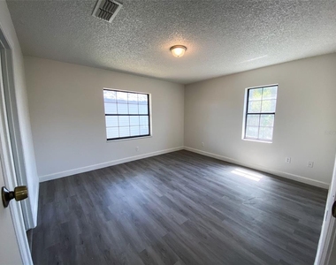 28046 Lois Drive - Photo Thumbnail 6