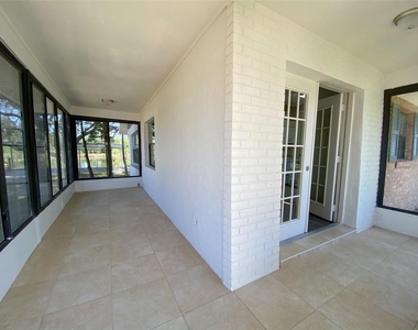 28046 Lois Drive - Photo Thumbnail 10