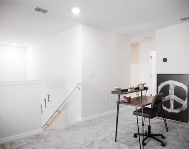 2949 Muller Oak Loop - Photo Thumbnail 20