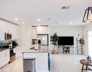 2949 Muller Oak Loop - Photo Thumbnail 7