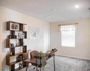 2949 Muller Oak Loop - Photo Thumbnail 27
