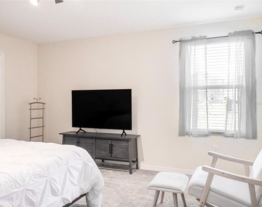 2949 Muller Oak Loop - Photo Thumbnail 12