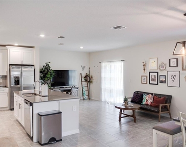 2949 Muller Oak Loop - Photo Thumbnail 9
