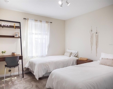 2949 Muller Oak Loop - Photo Thumbnail 24