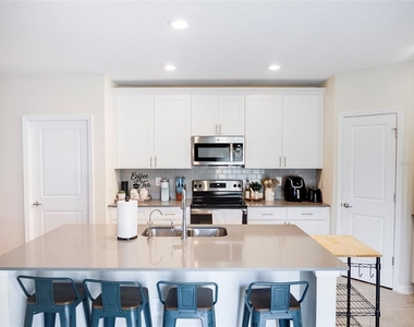 2949 Muller Oak Loop - Photo Thumbnail 1