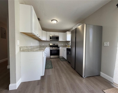 14109 Newcomb Avenue - Photo Thumbnail 5