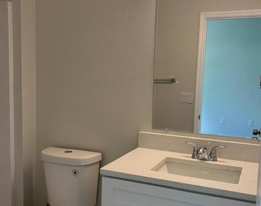 427 Madison Circle - Photo Thumbnail 14