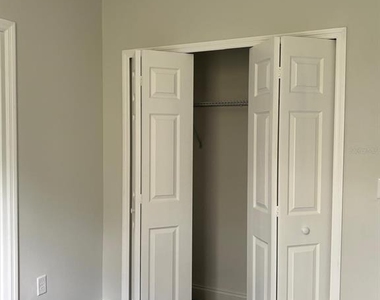 427 Madison Circle - Photo Thumbnail 13