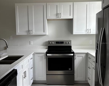 427 Madison Circle - Photo Thumbnail 5