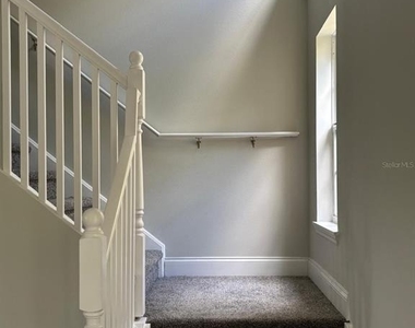 427 Madison Circle - Photo Thumbnail 8