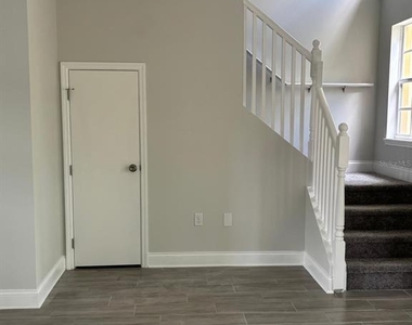 427 Madison Circle - Photo Thumbnail 21