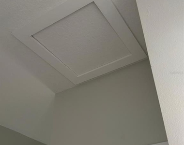 427 Madison Circle - Photo Thumbnail 9