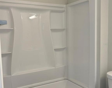427 Madison Circle - Photo Thumbnail 10