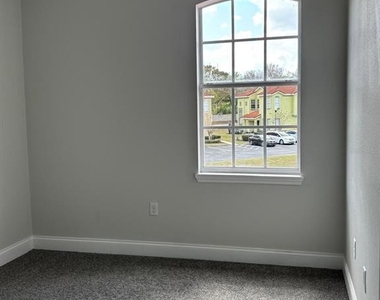 427 Madison Circle - Photo Thumbnail 20