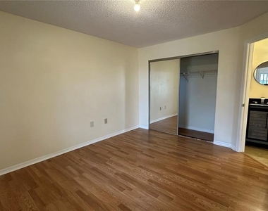 405 Fountainhead Circle - Photo Thumbnail 8