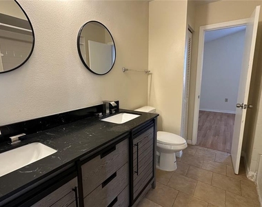 405 Fountainhead Circle - Photo Thumbnail 13