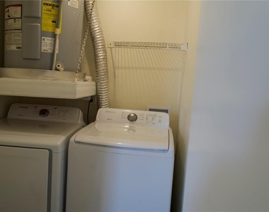 405 Fountainhead Circle - Photo Thumbnail 7