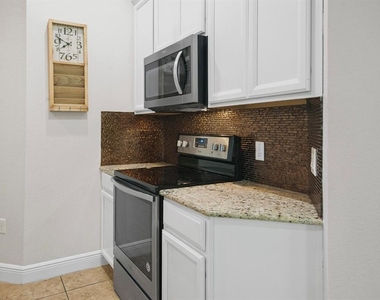 9306 Mira Valle Lane - Photo Thumbnail 14
