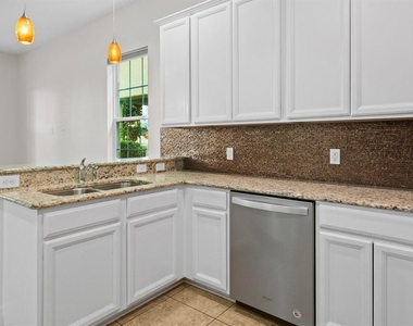 9306 Mira Valle Lane - Photo Thumbnail 16
