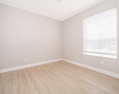 3338 Robert Trent Jones Drive - Photo Thumbnail 17
