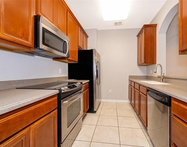 3338 Robert Trent Jones Drive - Photo Thumbnail 5
