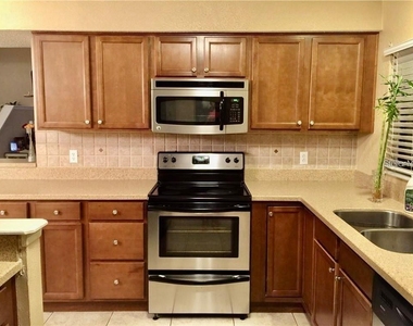 546 Cidermill Pl - Photo Thumbnail 7