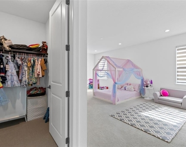 9445 Santorini Drive - Photo Thumbnail 33