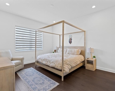 9445 Santorini Drive - Photo Thumbnail 22