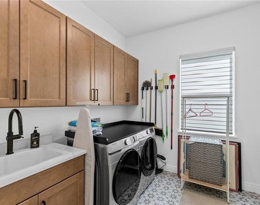 9445 Santorini Drive - Photo Thumbnail 24