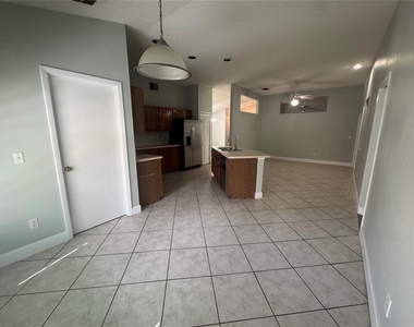 10941 Mill Pond Way - Photo Thumbnail 5