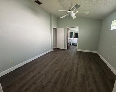 10941 Mill Pond Way - Photo Thumbnail 3
