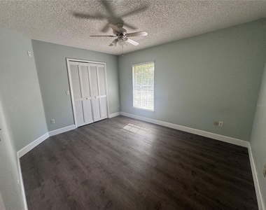 10941 Mill Pond Way - Photo Thumbnail 8