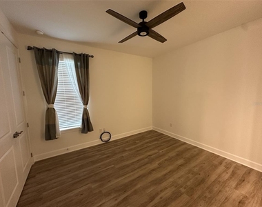 1355 Zeek Ridge Street - Photo Thumbnail 12