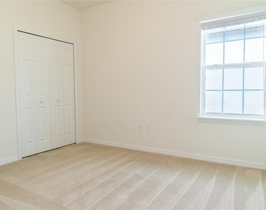 8327 Bryce Canyon Avenue - Photo Thumbnail 12