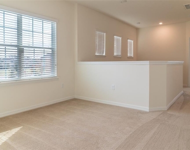 8327 Bryce Canyon Avenue - Photo Thumbnail 10