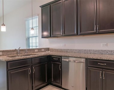 8327 Bryce Canyon Avenue - Photo Thumbnail 4