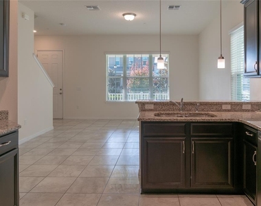 8327 Bryce Canyon Avenue - Photo Thumbnail 5