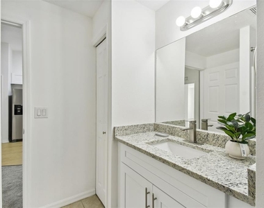 8827 Grand Palms Circle - Photo Thumbnail 15