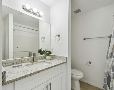 8827 Grand Palms Circle - Photo Thumbnail 13