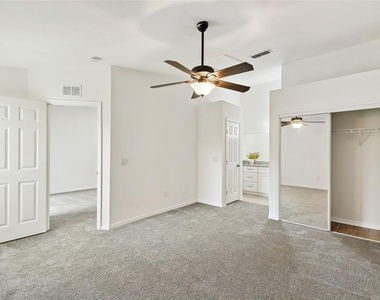 8827 Grand Palms Circle - Photo Thumbnail 21