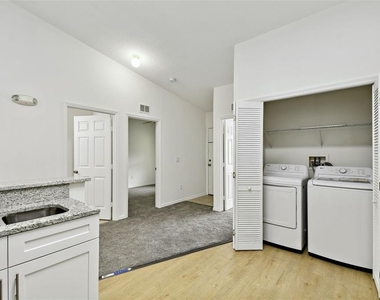 8827 Grand Palms Circle - Photo Thumbnail 6