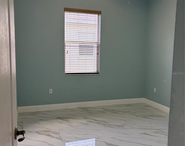 1150 Creekview - Photo Thumbnail 16