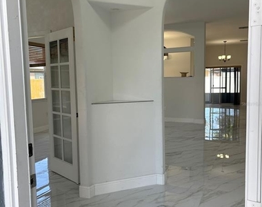 1150 Creekview - Photo Thumbnail 19