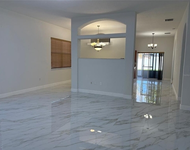 1150 Creekview - Photo Thumbnail 5
