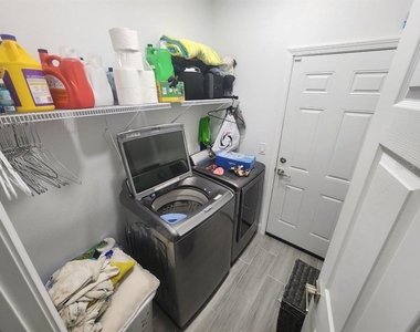 1405 Unice Avenue N - Photo Thumbnail 10