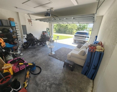 1405 Unice Avenue N - Photo Thumbnail 11