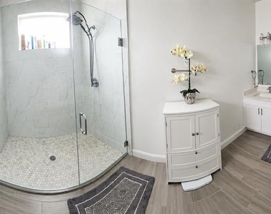 1405 Unice Avenue N - Photo Thumbnail 7