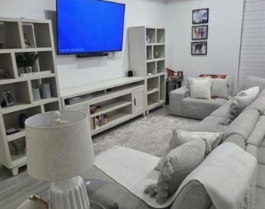 1405 Unice Avenue N - Photo Thumbnail 8