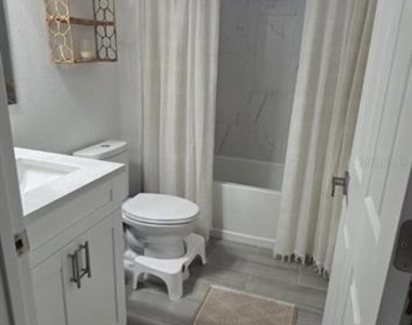 1405 Unice Avenue N - Photo Thumbnail 9