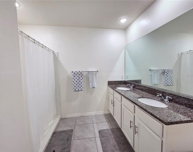 611 Grove Street - Photo Thumbnail 9